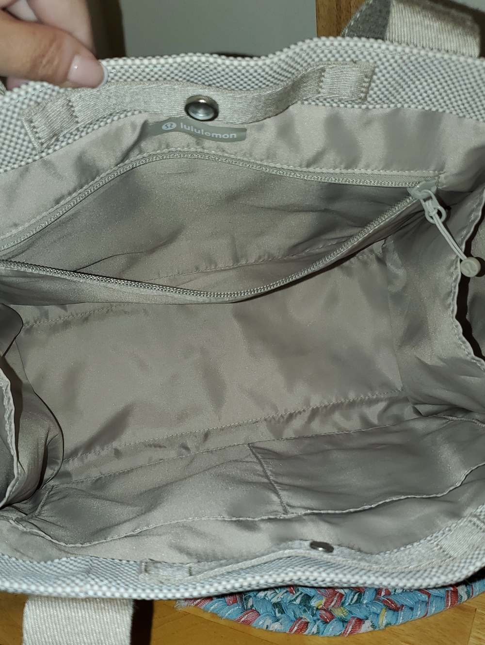 Lululemon Two-Tone Canvas Tote Bag 10L in Like New Condition ... Mojave Tan - Picture 12 of 13